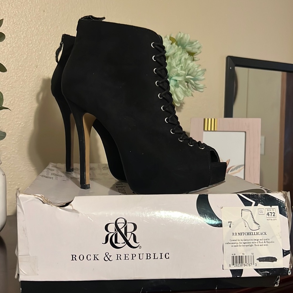 Rock & Republic Black Suede Booties